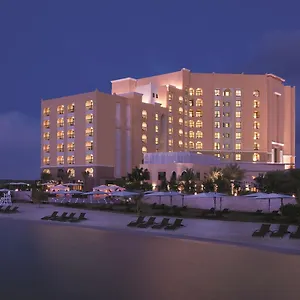Traders Hotel, Hotel Abu Zabi